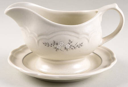 Heirloom Round Gravy Boat & Underplate (Salad Plate)