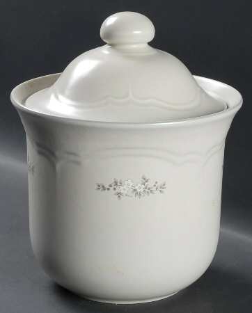 Heirloom Medium Canister & Lid