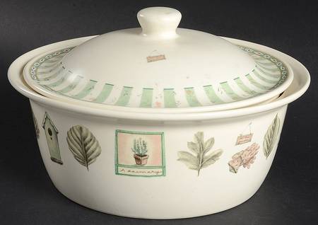 Naturewood 2.5 Qt Round Covered Casserole