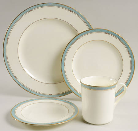 Patina 4 Piece Place Setting