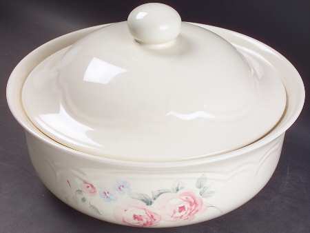 Secret Rose 2 Qt Round Covered Casserole