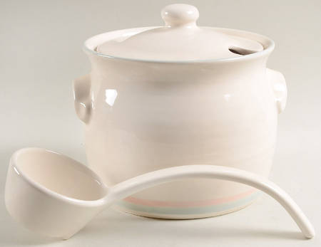 Sunrise Tureen & Lid w/Ladle