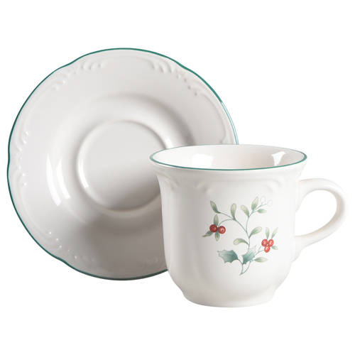Winterberry Flat Cup & Saucer Set