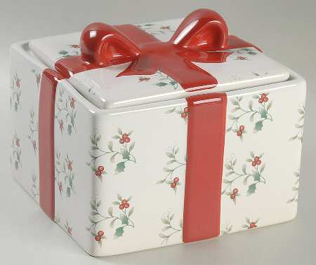 Winterberry Square Candy Box