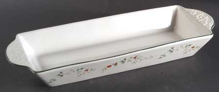 Winterberry Bread Tray