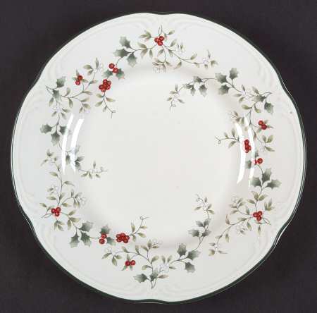 Winterberry Luncheon Plate