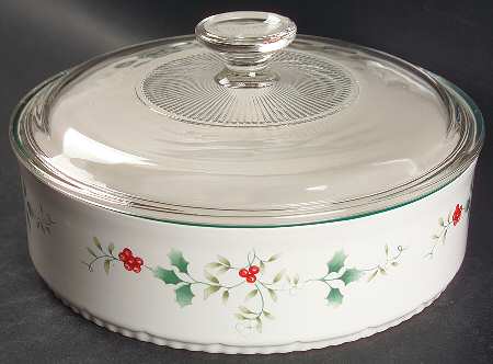 Winterberry 1.5 Quart Round Covered Baker