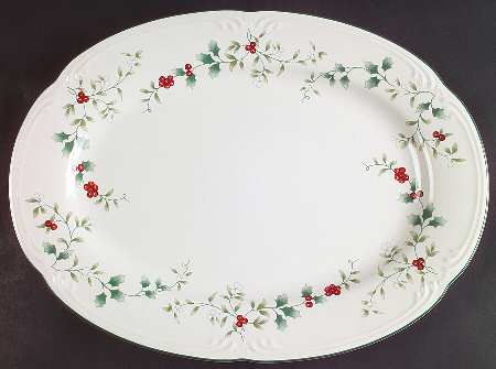 Winterberry 14" Oval Serving Platter