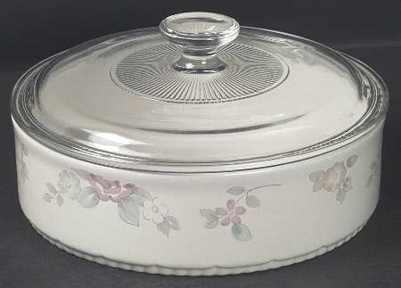 Wyndham 1.5 Quart Round Covered Baker