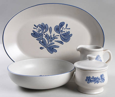 Yorktowne 5 Piece Hostess Set
