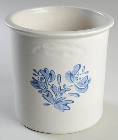 Yorktowne Large Gadget Crock