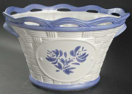 Yorktowne Sculpted Basket