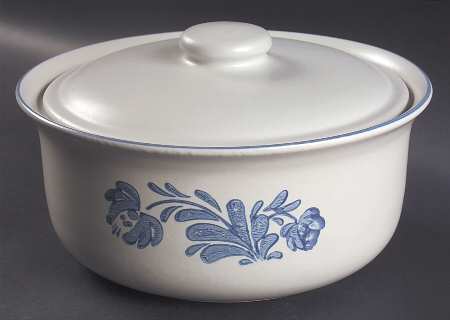 Yorktowne 2 Qt Round Covered Casserole