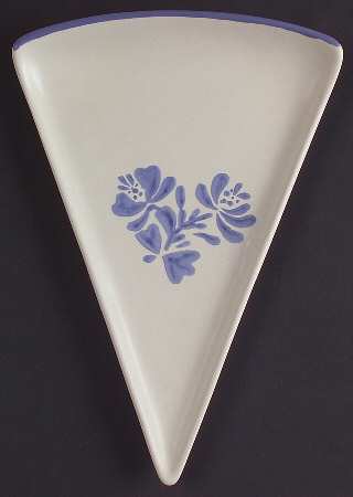 Yorktowne Triangular Shape Slice Plate
