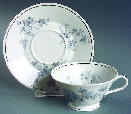 Delise Footed Cup & Saucer Set
