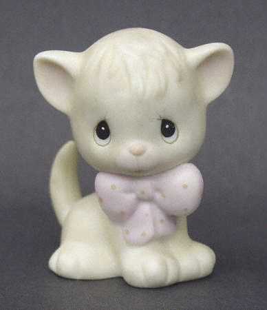 Animal Collection-Cat Cedar Tree-Cat With Bowtie - Cedar Tree Trademark, No Box