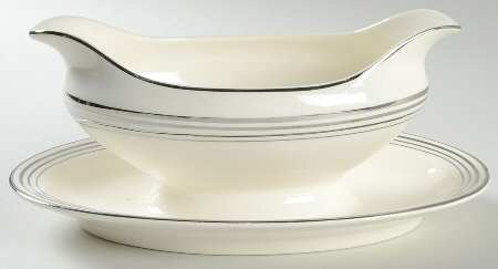 Franklin Gravy Boat with Attached Underplate