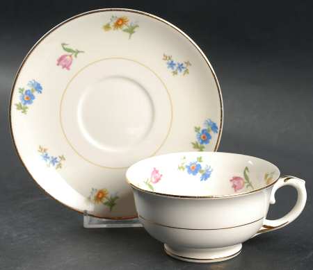 Paula Footed Cup & Saucer Set