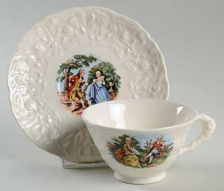 POP43 Footed Cup & Saucer Set