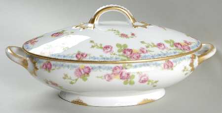 POY22 Oval Covered Vegetable