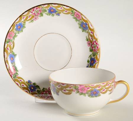 POY4 Flat Cup & Saucer Set