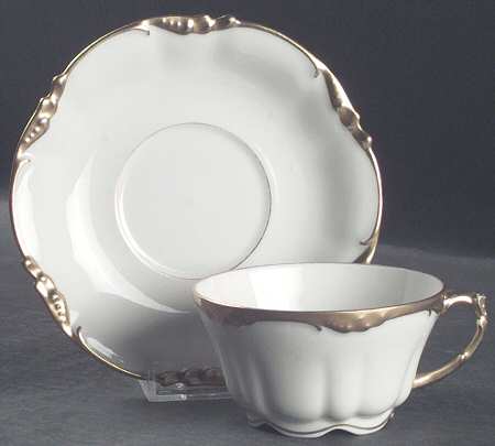 POY40 Flat Cup & Saucer Set