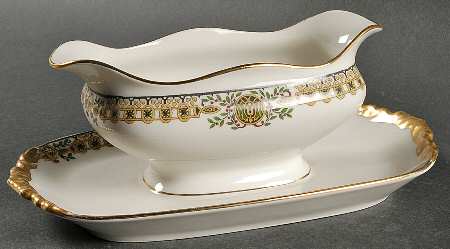 POY7 Gravy Boat with Attached Underplate
