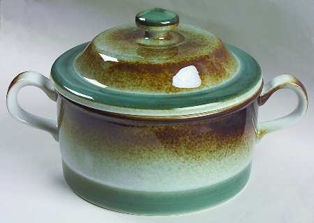 Tundra 2 Qt Round Covered Casserole