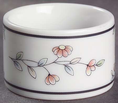 Heritage Blossom Napkin Ring