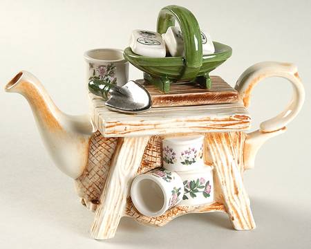 Botanic Garden Mini Figural Teapot & Lid