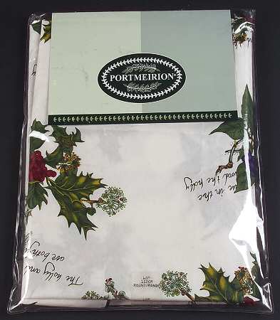 The Holly and The Ivy 60" Round Tablecloth