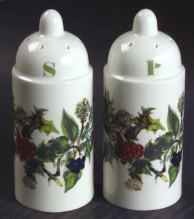 The Holly and The Ivy Salt & Pepper Set