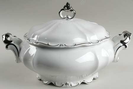 Princess Alexandria Round Covered Vegetable