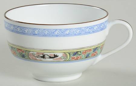 Kan Sou (White Background) Flat Cup by Puiforcat