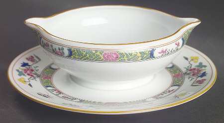 Tung Hai Gravy Boat with Attached Underplate