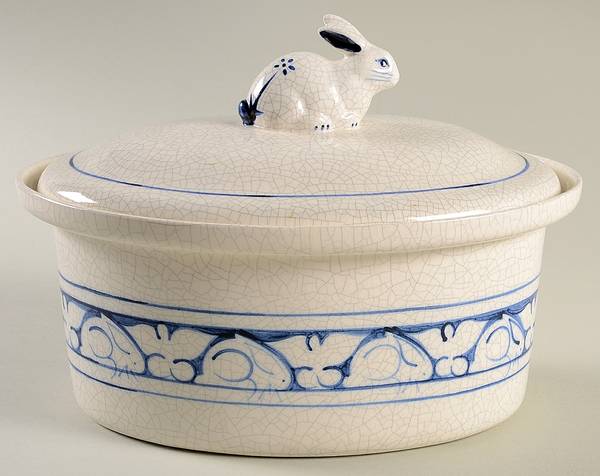 Dedham Rabbit 2 Quart Oval Covered Casserole
