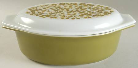 Verde (Green) 2.5 Quart Oval Covered Casserole