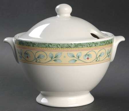 French Quarter (Stoneware) Mini Tureen & Lid