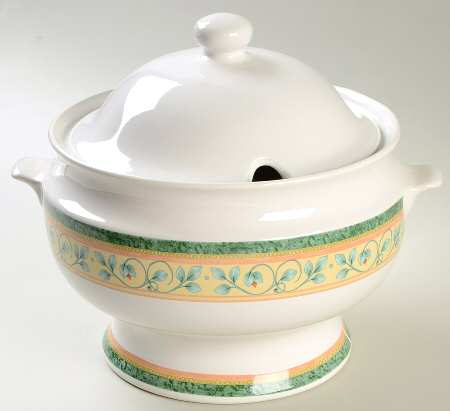 French Quarter (Stoneware) Tureen &  Lid