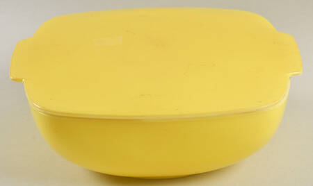 Yellow (Bright Yellow) 2.5 Quart Hostess Bowl and Lid