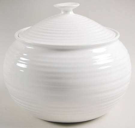 Sophie Conran White 4 Quart Round Covered Casserole