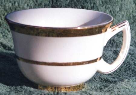 PAT4 Footed Cup