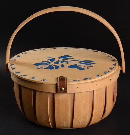 Yorktowne Picnic Basket