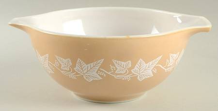 Sandalwood 9" Cinderella Mixing Bowl