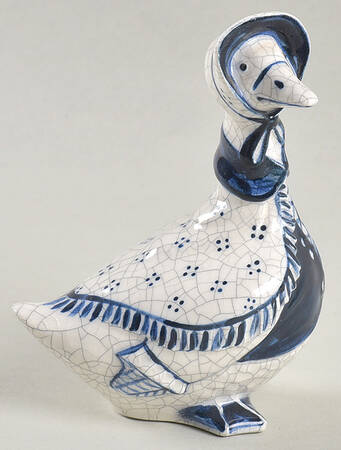 Giftware (No Rabbits) Figurine