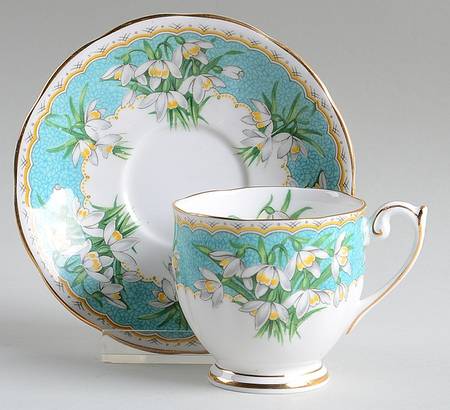 Marilyn Footed Demitasse Cup & Saucer Set