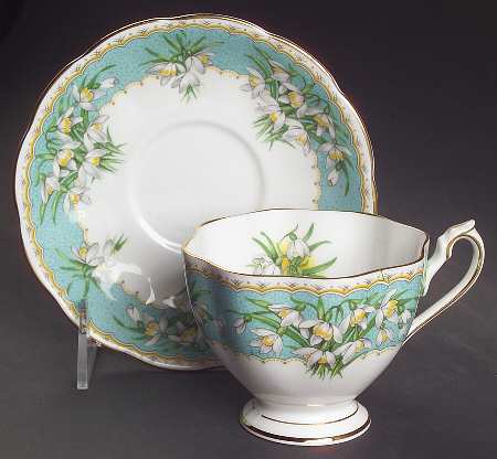 Marilyn Footed Cup & Saucer Set