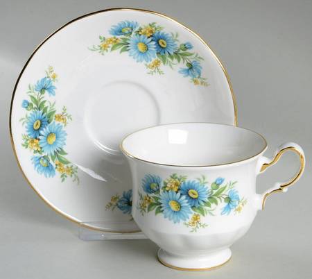 8542 Footed Cup & Saucer Set