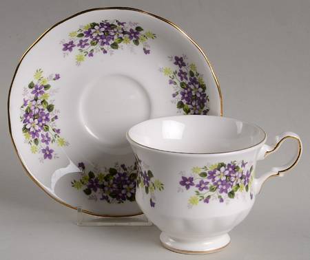 8625 Footed Cup & Saucer Set