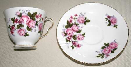 QUA56 Footed Cup & Saucer Set
